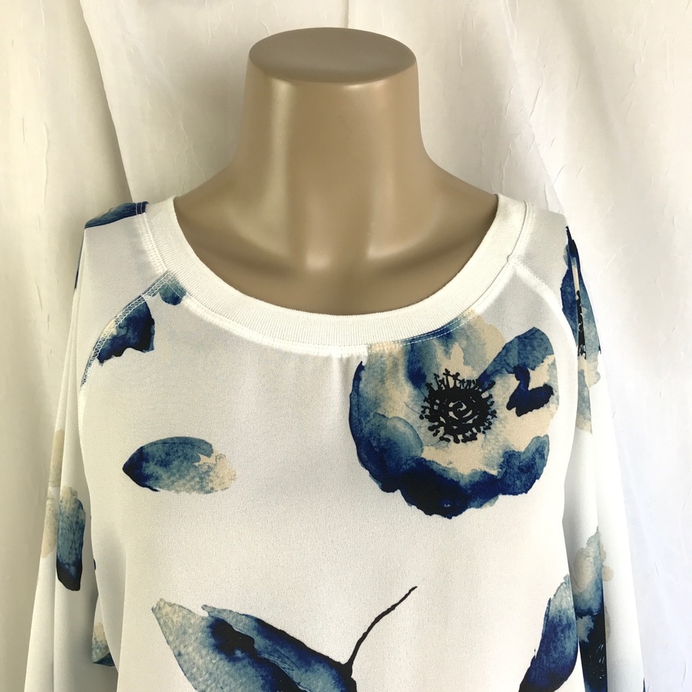 🚫SOLD🚫 NWT Sheer White Chiffon Sweatshirt Blue - Picture 2 of 16
